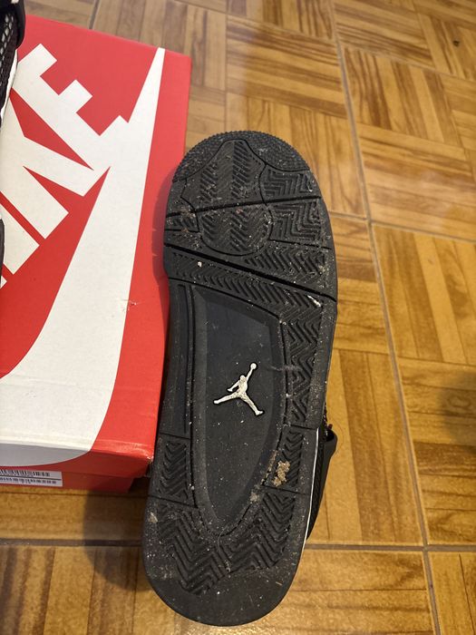 Jordan 4 white thunder