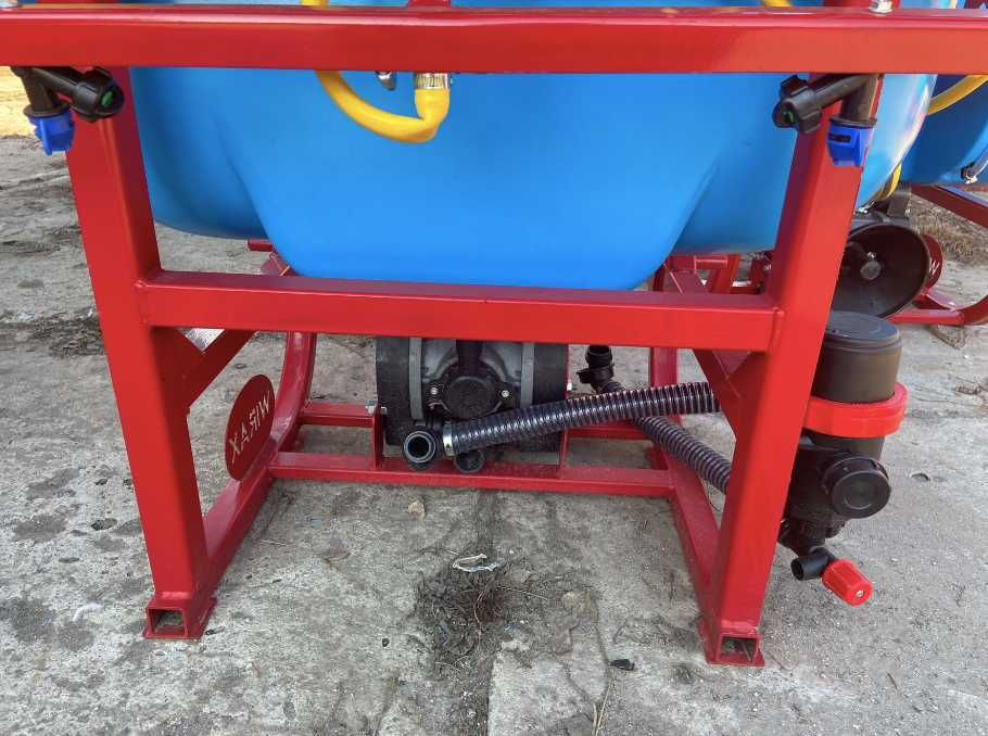 Оприскувач навісний Wirax 200 л захват 8 м для китайців та японців