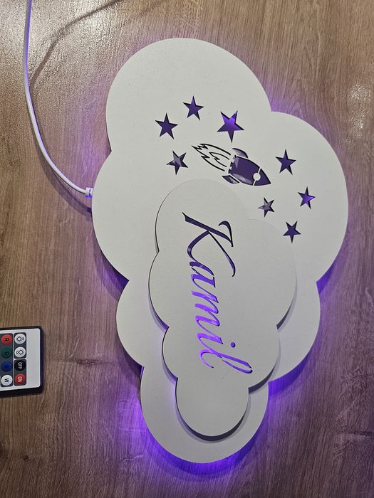 Lampa ścienna LED z grawerem imienia Kamil