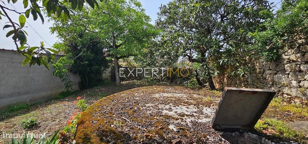Casa em pedra para restaurar no concelho de Pombal