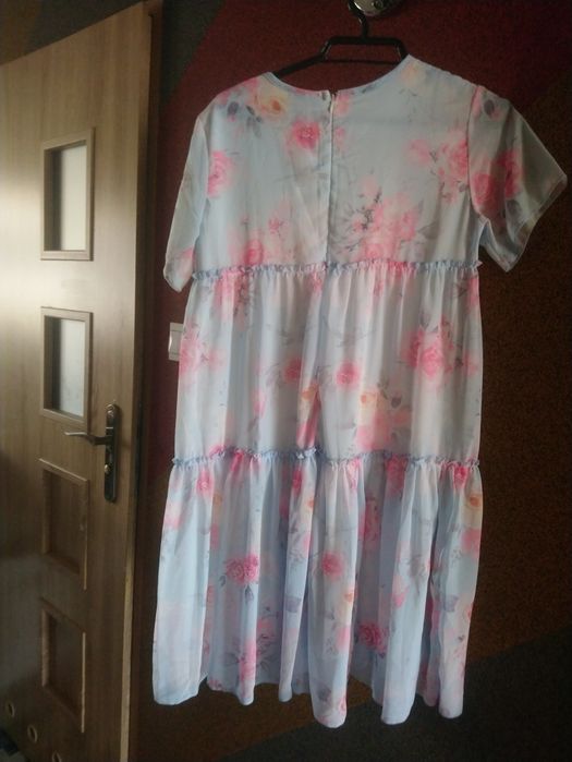 Sukienka w kwiaty 164 36