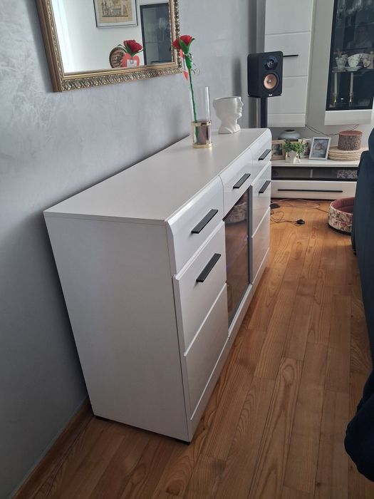 Zestaw mebli białe podświetlane szkło