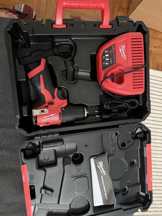 Parafusadora milwaukee m12