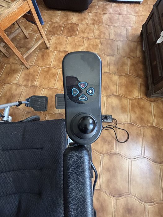 Cadeira de rodas eletrica
