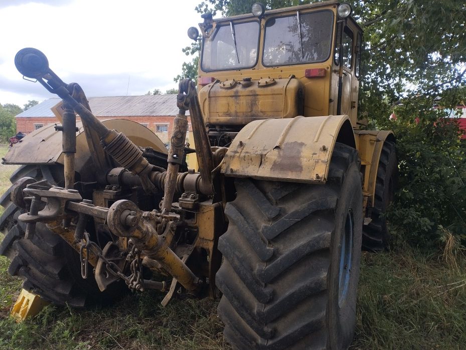 Продам трактор к 700.