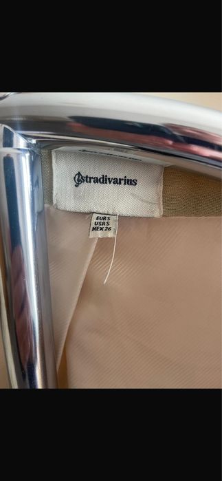 Casaco pêlo sintetico stradivarius quente/ confortável