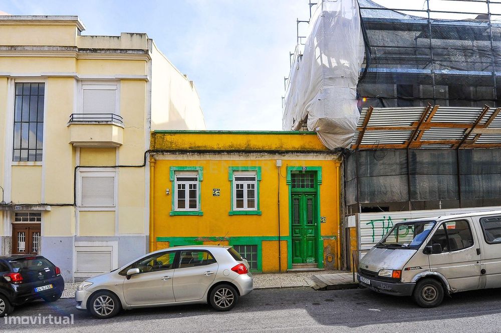 Oportunidade única na Calçada da Picheleira – Moradia com projeto apro