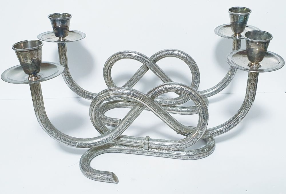 Par de fantásticos antigos invulgares castiçais em casquinha