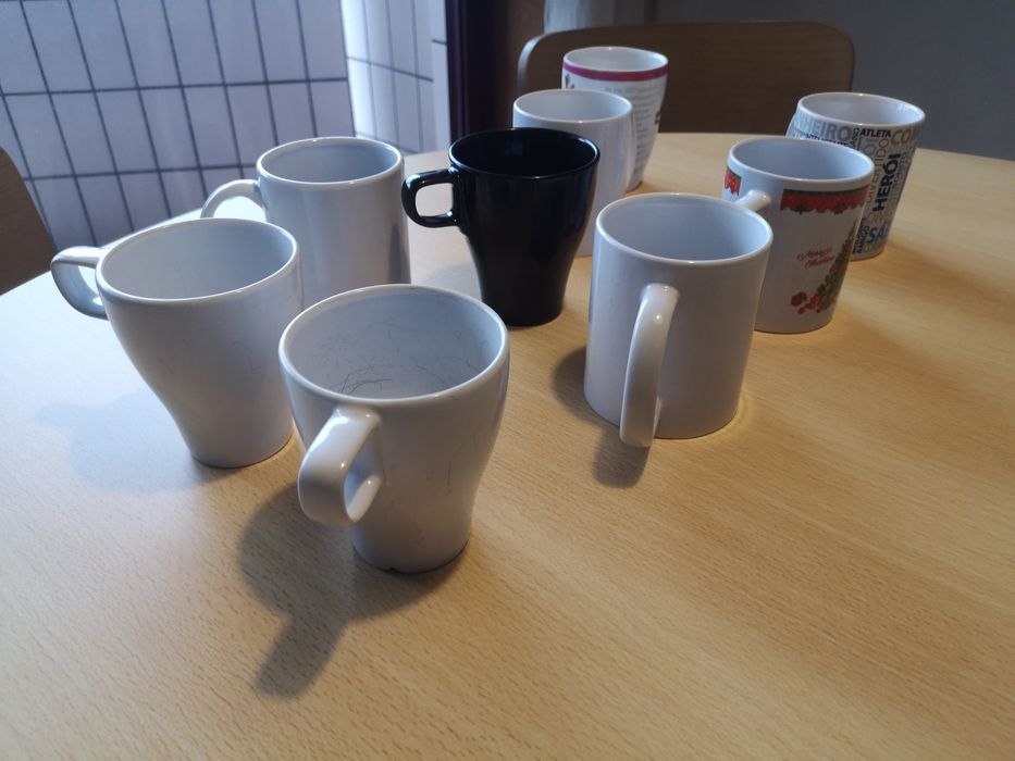 8 Assorted Mugs441987461673144322