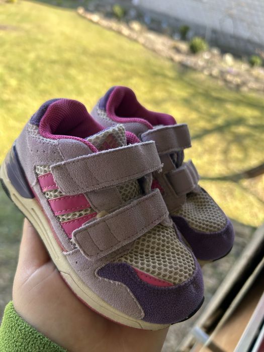 Кросівки Adidas на дівчинку