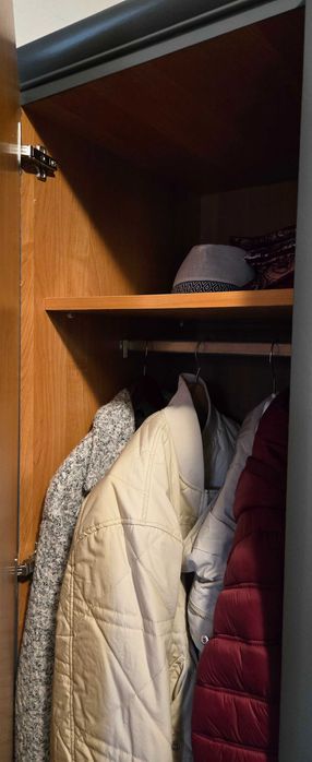 Duża szafa dwudrzwiowa