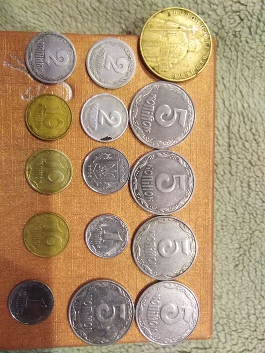 Продам монеты Украины