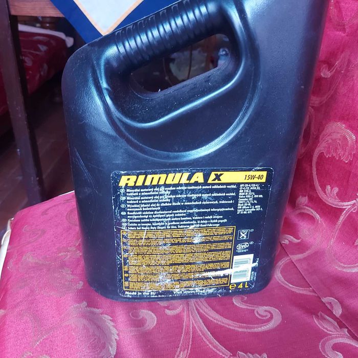 Продам масло в канистрах