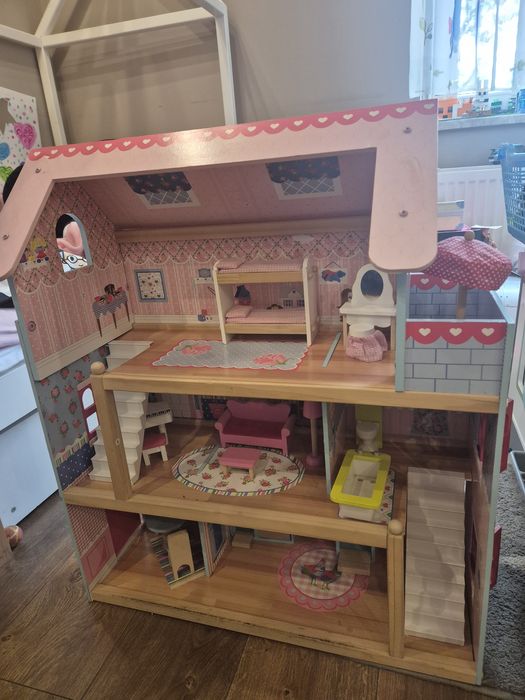 Drewniany domek dla lalek XXL z mebelkami  3 piętra + taras
