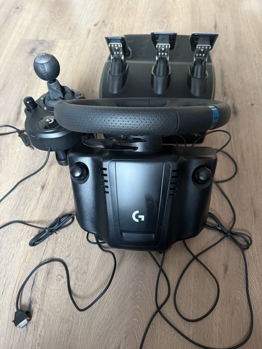 Игровой руль Logitech G29 + коробка передач + педали (PS4/PS5/PC)