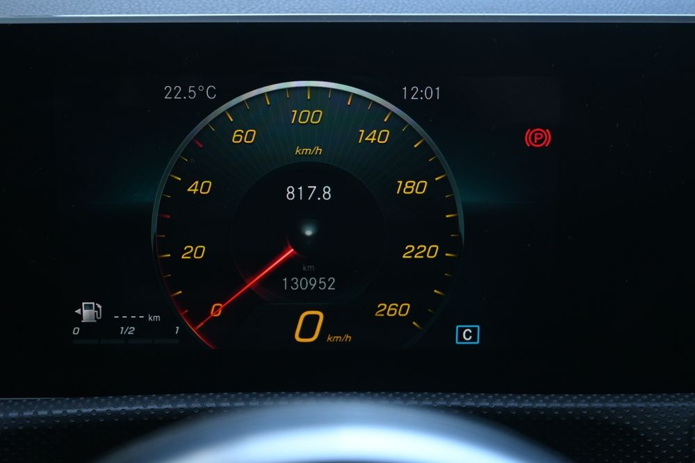 MERCEDES CLA 180d Shooting Break AMG Line — photo 3