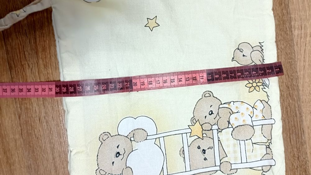 Ochraniacz na całe łóżeczko