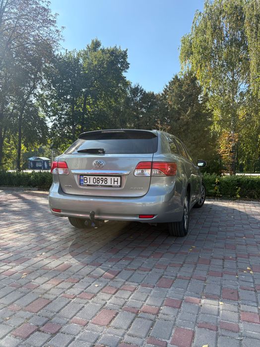Продам Toyota avensis 2012
