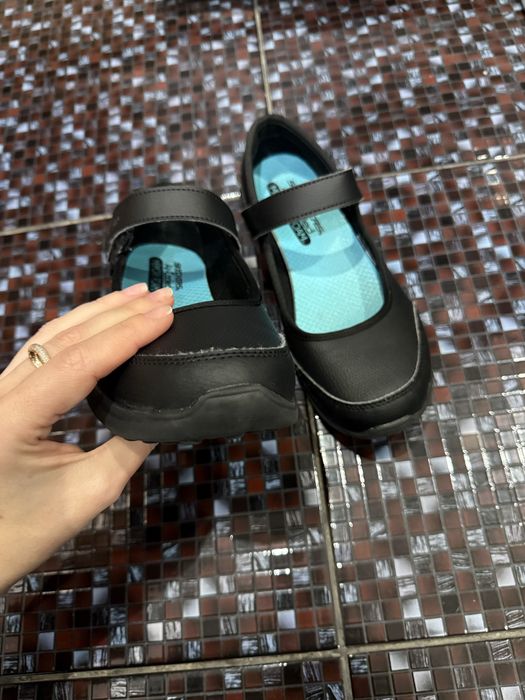 Туфлі на дівчинку 35р.,22 см устілка Skechers