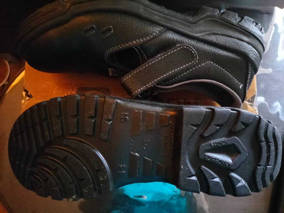 Сандали туфли Exena спецобувь кожа  с железным носком 44 разм. Италия.