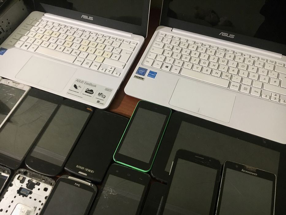 Телефони, планшети, ноутбуки та інше