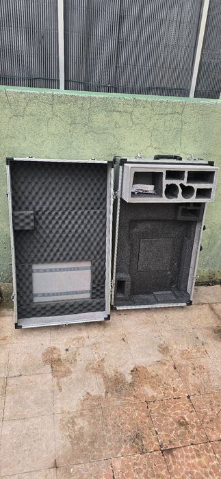 Mala metálica para sistema de som