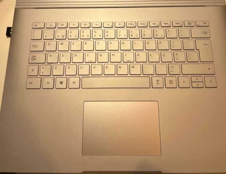 Surface Book 3 15" I7 32GB RAM 512GB PT Gráfica 1660