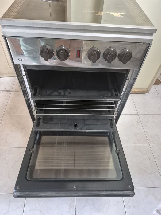 Fogao a gas e eletrico em bom estado