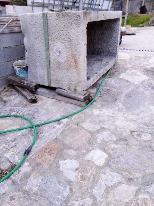 Pia para azeite em pedra