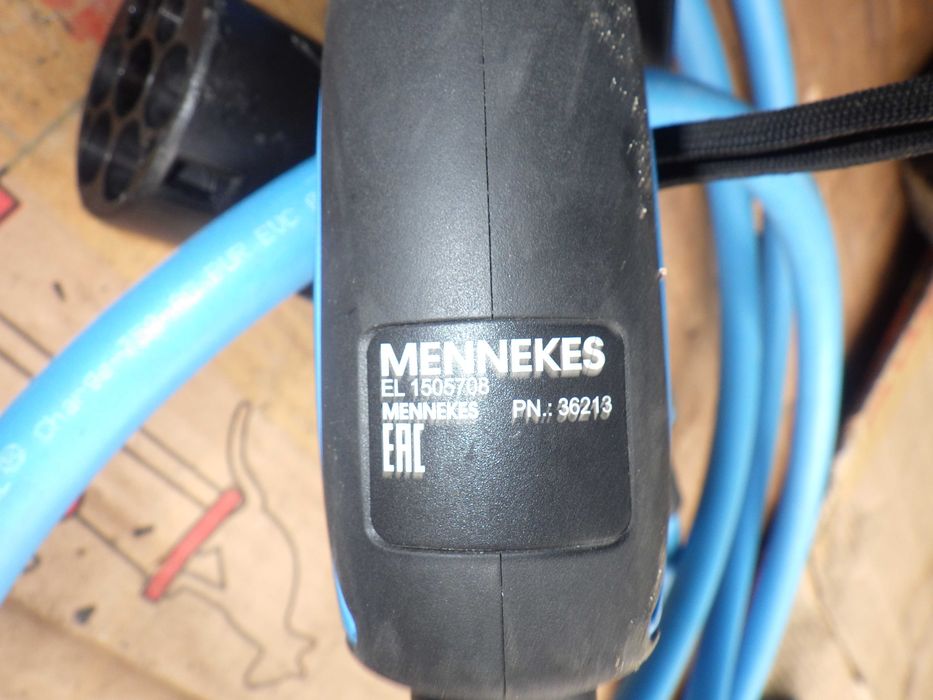 Tesla  Kabel przewód ładowania  Nowy model   MENNEKES