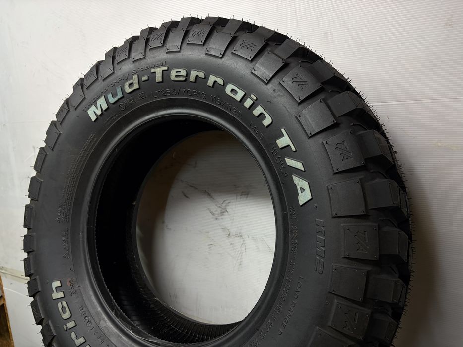 255/70/16 BFGoodrich  Mud Terrain T/A KM 2