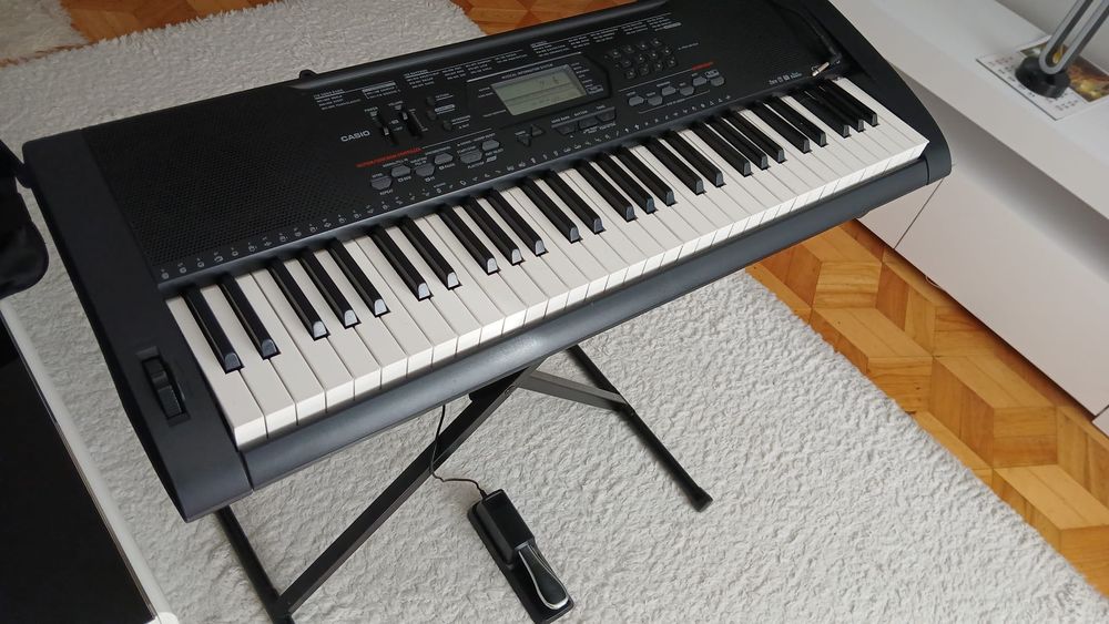 Keyboard organy syntezator Casio z dynamiczną klawiaturą MIDI USB stat