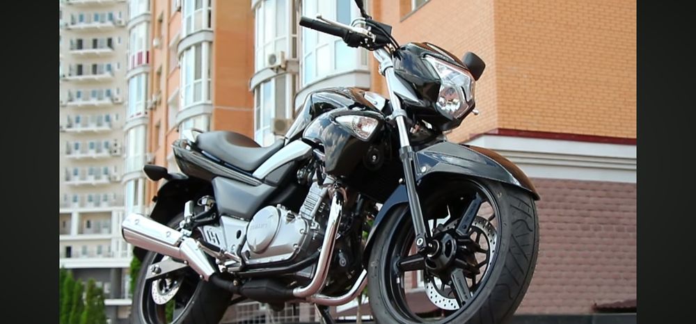 Мотоцикл Suzuki GSR 250