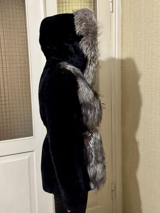 Шуба з мутона і чорнобурки б/в