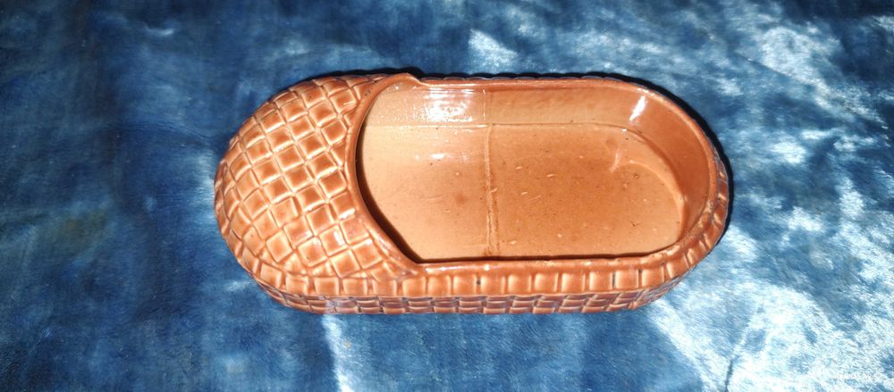 Керамічна декоративна попільничка в формі лаптя, ціна олх доставкою.