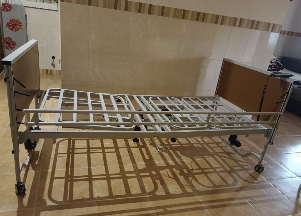 Кровать с электроприводом для лиц с ограничениями