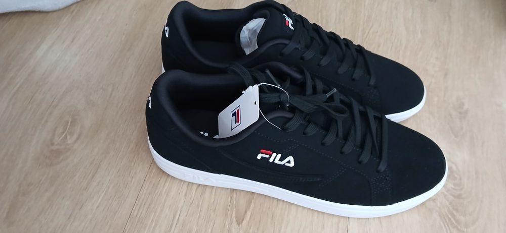 FILA pretos novos, tamanho 41, com etiqueta.