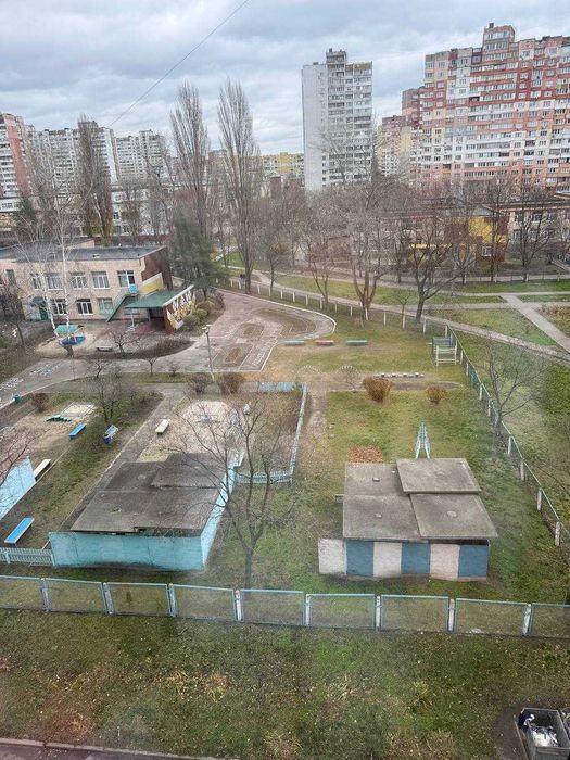 "Так, тут можна жити" - Закревського 5 а!