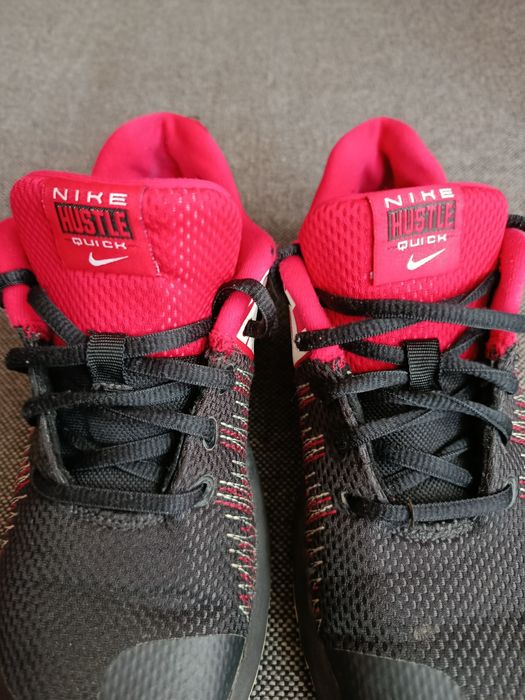 Buty młodzieżowe Nike Hustle Quick rozmiar 37, 5
