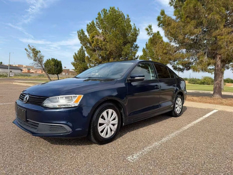 Volkswagen Jetta SE      2013
