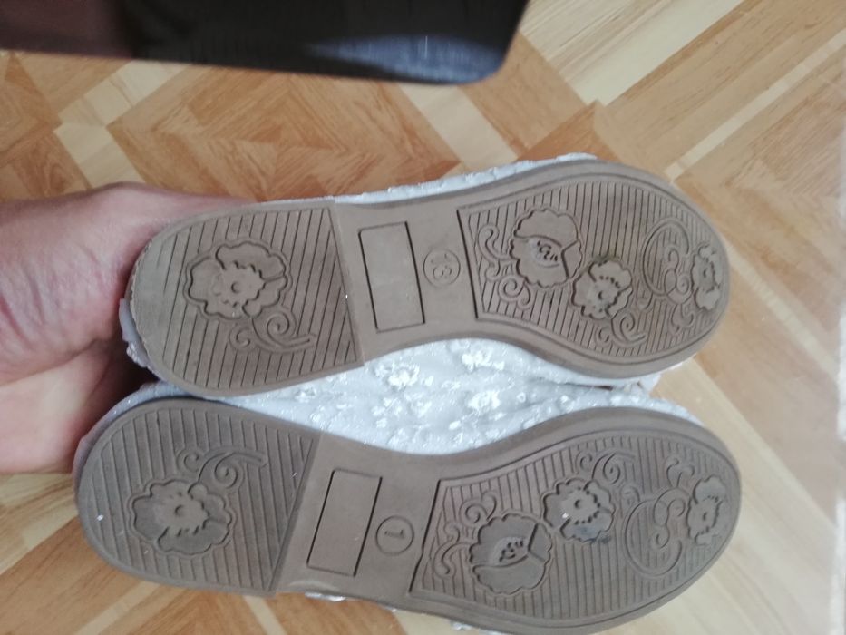 Sprzedam buty dla dziewczynki