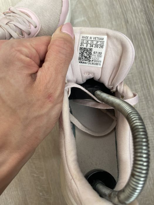 Кросівки оришінал Adidas розмір 34 устілка 21 см