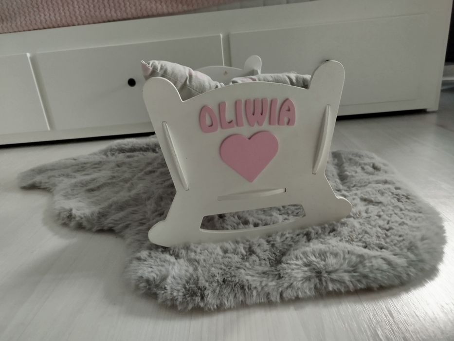 Kołyska dla lalek