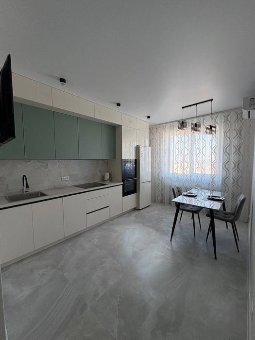 Продам 1комн.квартиру 40 м² на Сахарова ремонт, мебель, техника .