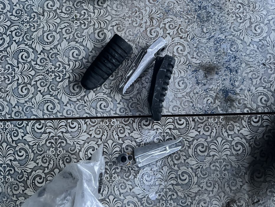 Suzuki GSR750 oryginalny wydech, bardzo dobry stan