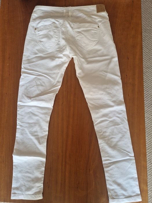 Calças jeans femininas Bershka brancas, 38