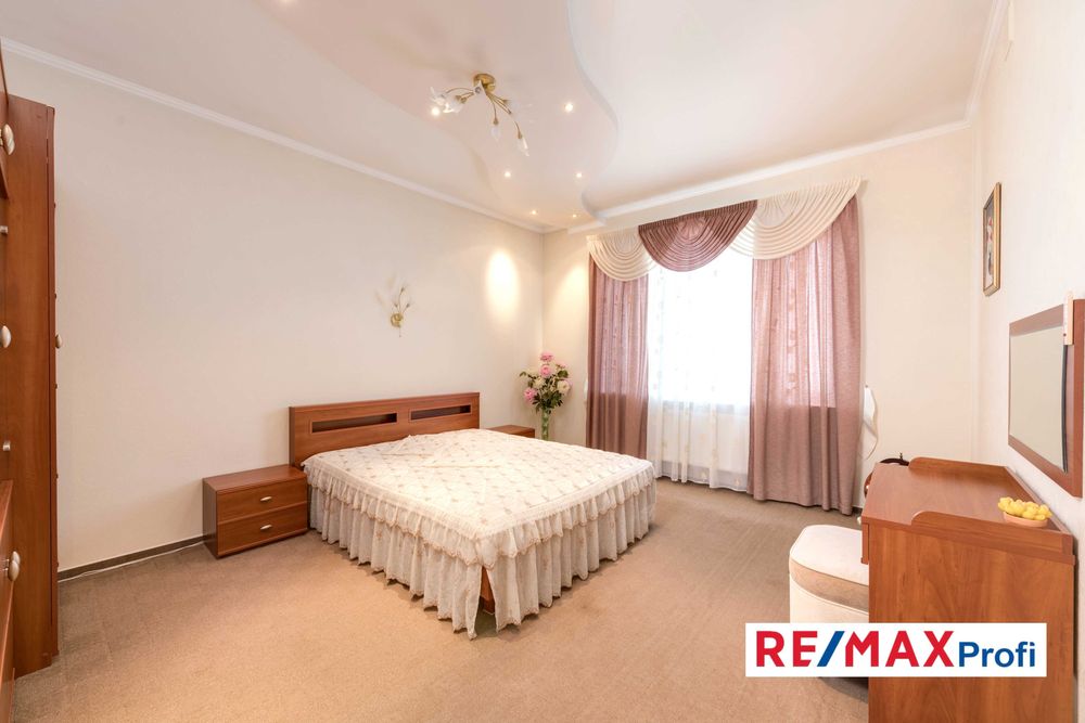 Будинок 450 м2, ремонт, цоколь , басейн, 12 соток  в с. Глеваха (село)