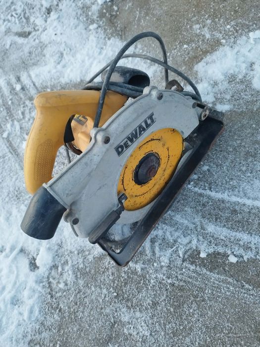 Pilarka rwczna tarczowa Dewalt