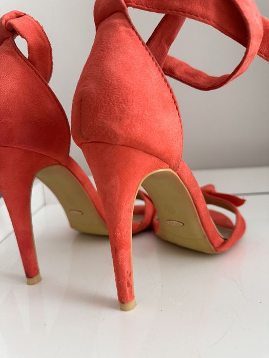 Szpilki koralowe vices 39