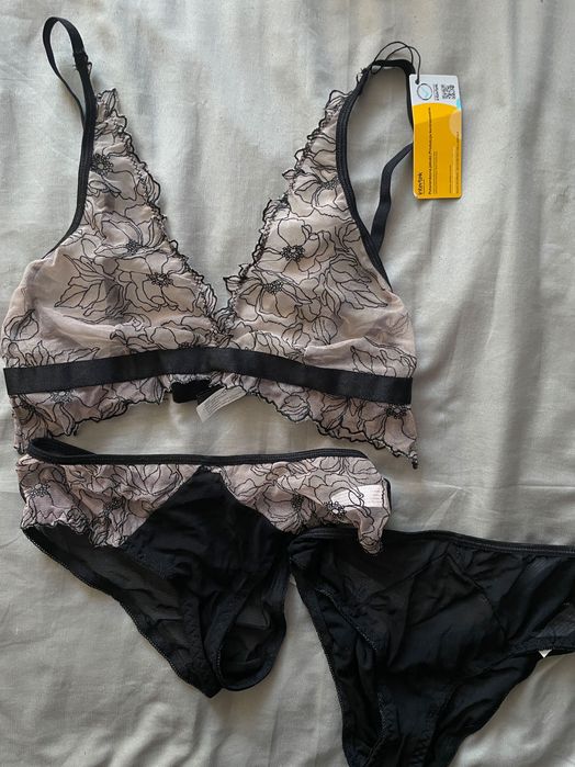 Новий комплект мереживної білизни (бра+2 трусиків)